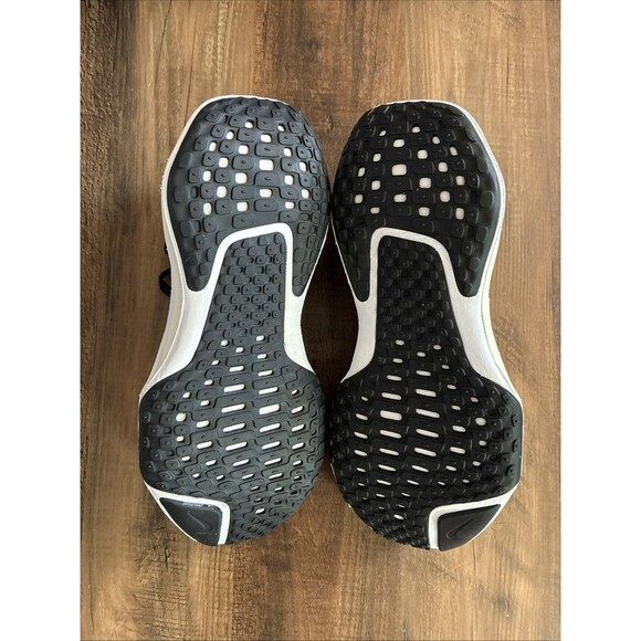 Nike ZoomX Invincible Run Flyknit 3 Black White Women Size 9.5 DR2660-001 - Picture 6 of 7